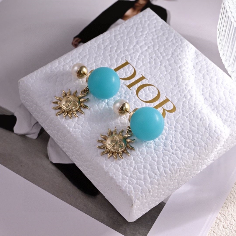 chr1st1an D10r earrings